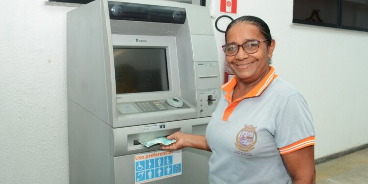 Prefeitura de Socorro injeta quase R$ 13 milhões na economia com a conclusão do pagamento do 13° salário