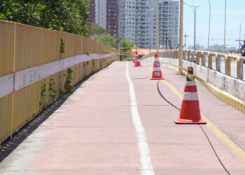 Defesa Civil de Aracaju interdita trecho de ciclovia da ponte Juscelino Kubitscheck, sobre o rio Poxim