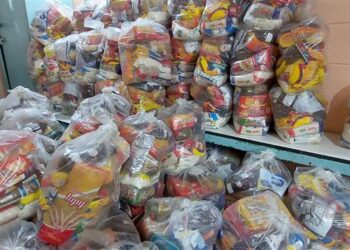 Famílias estancianas em situação de vulnerabilidade recebem cestas básicas da Prefeitura de Estância