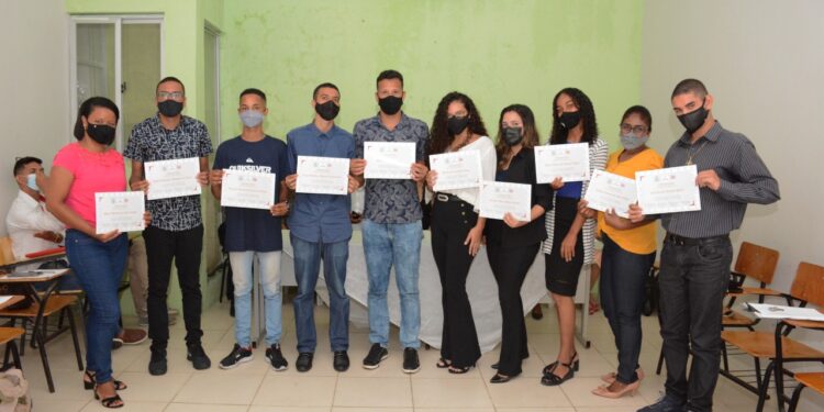 Prefeitura realiza a entrega dos certificados aos socorrenses que participaram de Oficina Preparatória para Entrevista de Emprego