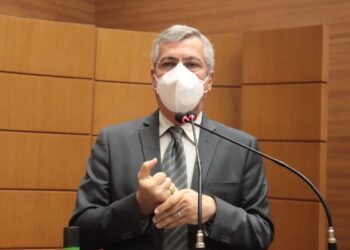 Iran Barbosa quer atenção para cumprimento da lei do Fundeb