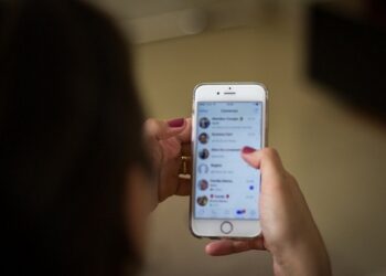 Mulher que aplicava golpes com a venda de Iphones é presa pela PC em Aracaju