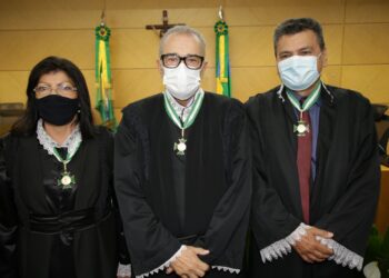 Conselheiro Flávio Conceição é empossado na presidência do TCE/SE