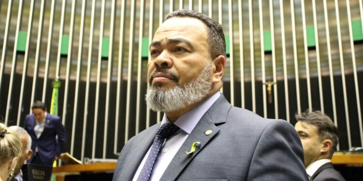 Valdevan Noventa nega desistência e confirma pré-candidatura ao Senado
