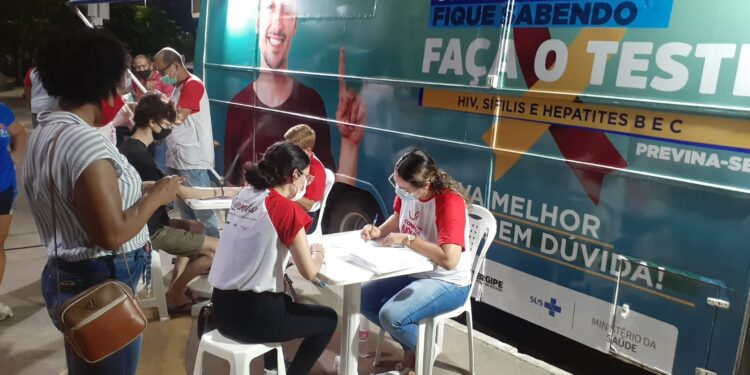 Secretaria de Estado da Saúde abre o Dezembro Vermelho com diversas ações simbólicas, educativas, informativas e testagens junto à população