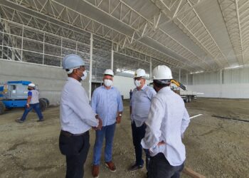 Prefeito Padre Inaldo realiza visita à obra da construção de loja do Assaí Atacadista em Socorro