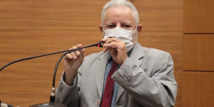 Deputado Gualberto comemora a queda da extrema-direita em países da Améria do Sul