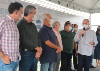 Governo entrega títulos de legitimação fundiária para cerca de 580 famílias