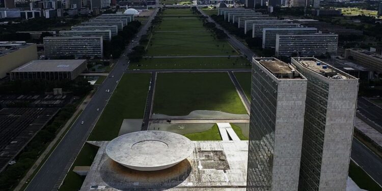 Senado aprova nova prorrogação de desoneração para 17 setores