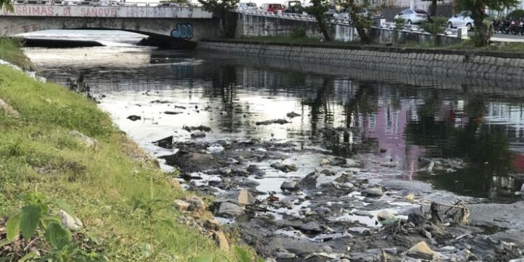 Quase 50% dos brasileiros não têm acesso a redes de esgoto, diz MDR