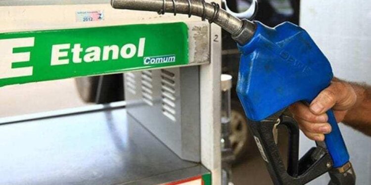 Preço da gasolina e do etanol registra baixa nos postos, e inicia dezembro a R$5,84 e R$ 6,91