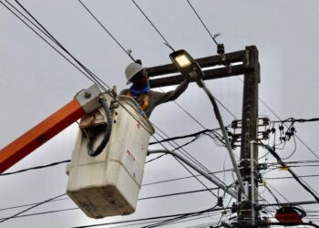 Modernização do parque de iluminação pública já chegou a quase 60% dos bairros em Aracaju