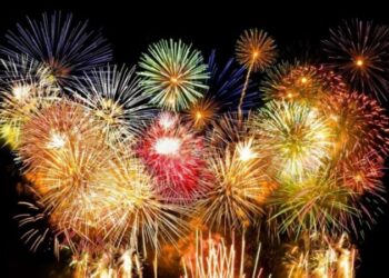 Fogos de artifícios próximos à rede elétrica podem causar acidentes graves e falta de energia