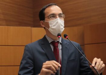 Georgeo critica projeto de derrubada de mangabeiras pela PMA
