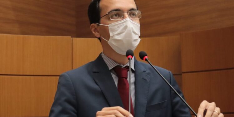 Georgeo critica projeto de derrubada de mangabeiras pela PMA