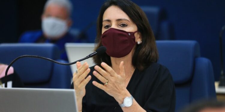 LOA: Emília lamenta grande rejeição de emendas