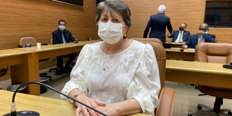 Inclusão: Maria ressalta importância de PL que trata sobre cardápios em Braille