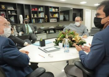 Luciano Bispo recebe presidente do Banco do Estado de Sergipe