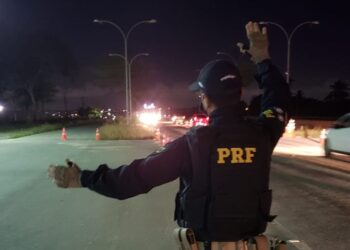 PRF flagra ônibus de transporte interestadual adulterado