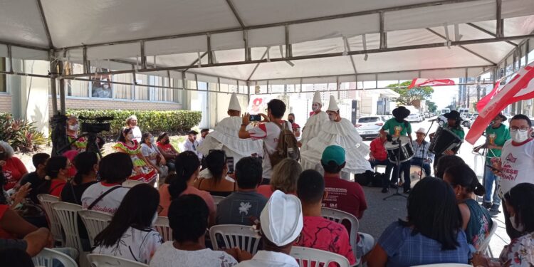 Em ato no centro de Aracaju, Sintese volta a cobrar rateio do Fundeb