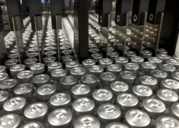 OMS diz que proteção de vacinas contra covid-19 é de seis meses