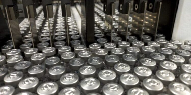 Brasil anuncia doação de 10 milhões de doses de vacina