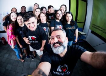 Galera do Click: jovens sergipanos com Down lançam autobiografia