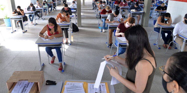 Candidatos aos Exames Supletivos em Caráter Excepcional farão a prova no dia 20 de janeiro