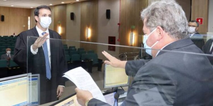 Carlos Pinna Júnior toma posse como juiz do TRE de Sergipe