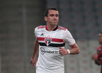 Mesmo contestado, Pablo irá para sua quarta temporada com o São Paulo