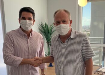 Deputado federal Gustinho Ribeiro recebe visita surpresa do governador Belivaldo Chagas