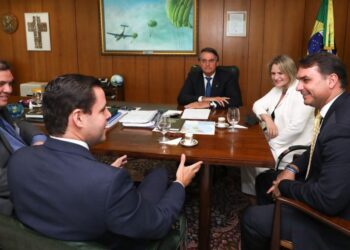 Em Brasília, Rodrigo Valadares dialoga com o presidente Bolsonaro