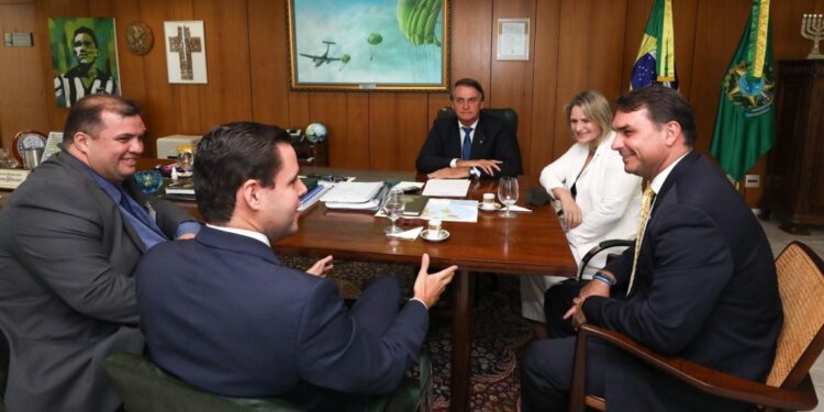 Em Brasília, Rodrigo Valadares dialoga com o presidente Bolsonaro