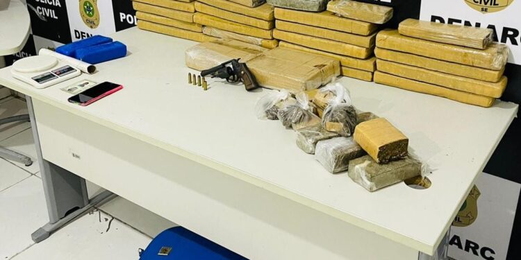 Denarc apreende 40kg de entorpecentes em Nossa Senhora do Socorro