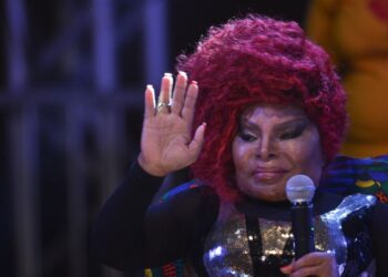 Morre, aos 91 anos, a cantora Elza Soares