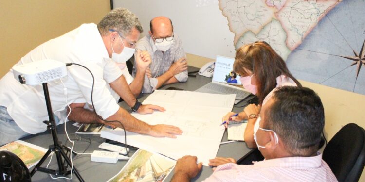 Reurbanização paisagística da entrada de Canindé de São Francisco é tema de reunião entre Setur e ProjetarSE