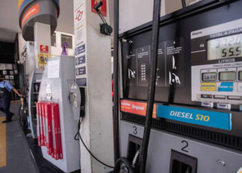 Bolsonaro ordena retirada de fundo de estabilização da PEC dos combustíveis