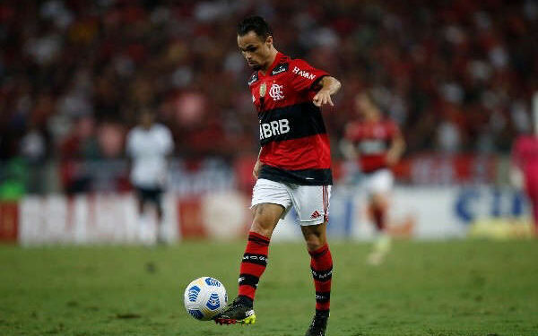 Jogador do Flamengo aceita proposta do exterior e fica próximo de deixar o clube, afirmam portais