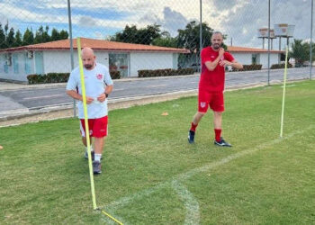 Anselmo Ramon intensifica treinos e traça meta para estrear com pé direito pelo CRB: “Evoluindo”