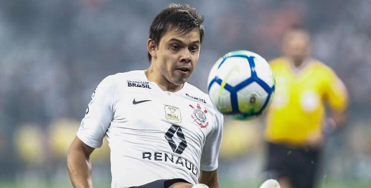 “Prestes a ser anunciado”; Romero vê Corinthians em cima do muro e recebe convite para jogar a Libertadores