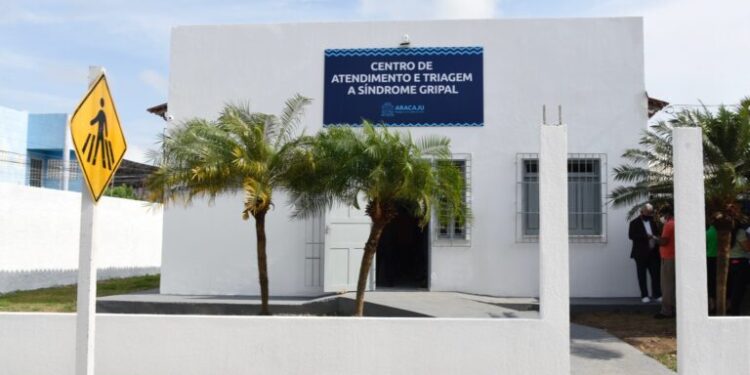 Prefeito inaugura Centro de Atendimento a Síndrome Gripal em Aracaju