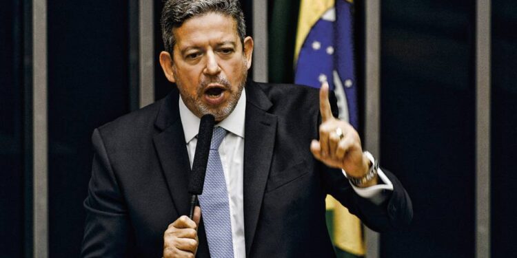 Lira critica governadores sobre preço de combustíveis e cobra solução do Senado