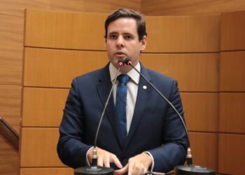 Deputado faz critica a prefeito de Aracaju: “A passos de tartaruga”