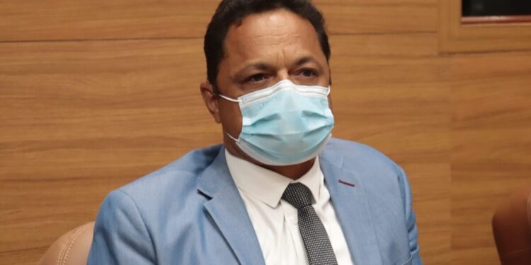 Capitão Samuel comemora reabertura da Equoterapia em Sergipe