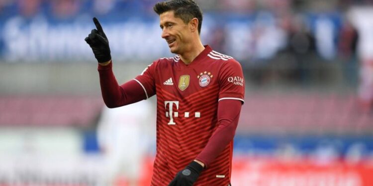 Pela segunda vez seguida, Lewandowsi é eleito o melhor jogador do mundo; confira outros premiados