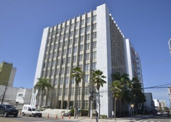 TJSE restringe atividades presenciais com rodízio de 50% dos servidores