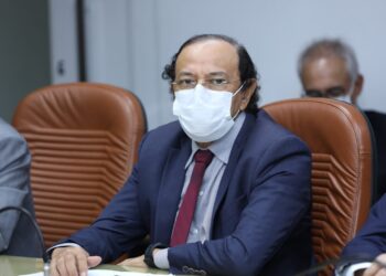 Deputado Dr. Vanderbal defende vacinação para proteger as crianças contra a Covid-19