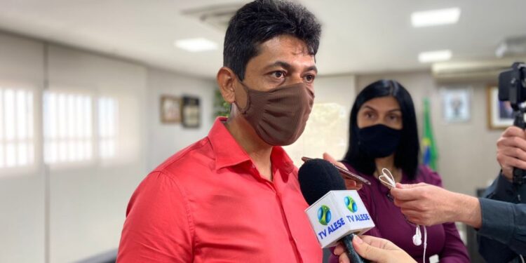 Prefeito de Salgado lamenta fechamento de fábrica e garante lutar por mais empregos