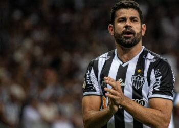 “Gostou da proposta e encaminhou”; Corinthians fica por um fio de anunciar Diego Costa por dois anos