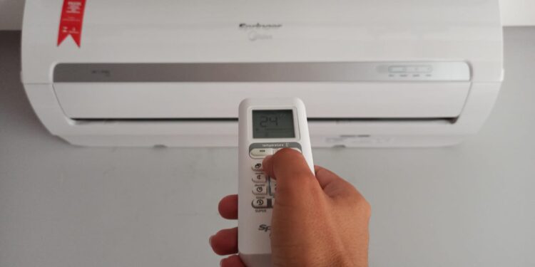 No verão, temperaturas mais altas influenciam no consumo de energia elétrica
